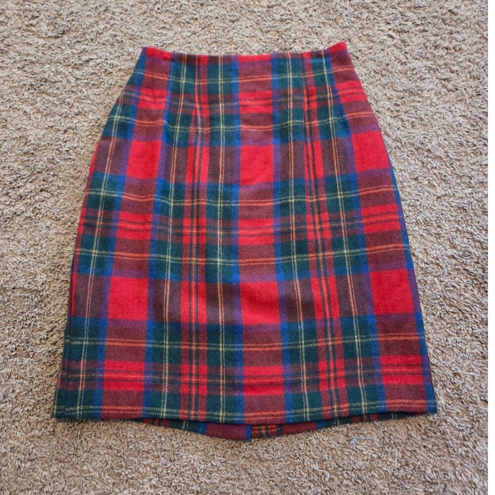 Vtg tartan plaid wool blend A line red green knee length skirt Adolfo 10